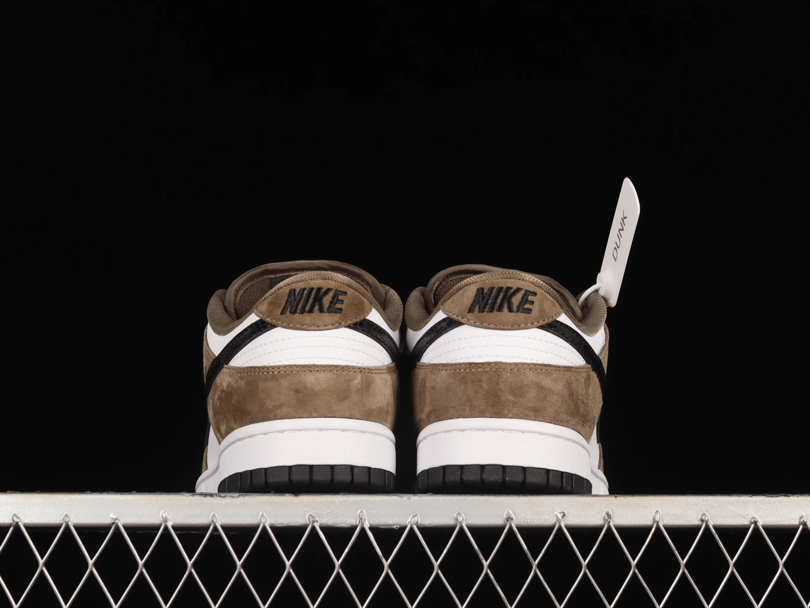 All categories Nk SB Dunk Series Nk SB Dunk Low Low-top sneakers Nk SB Dunk Low Pro "Trail End Brown" suede brown white and black snake pattern SB Dunk Series low-top casual sports skateboard shoes 304292-102